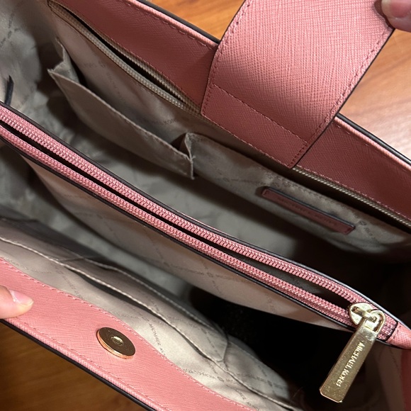 Michael Kors Blush Shoulder Bag with Gold Accents - Picture 4 of 4